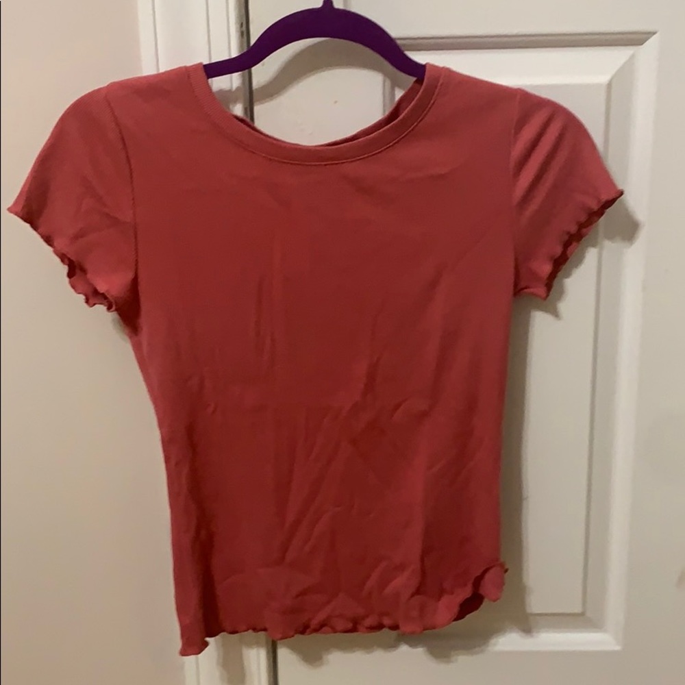 tight fitted tee shirt